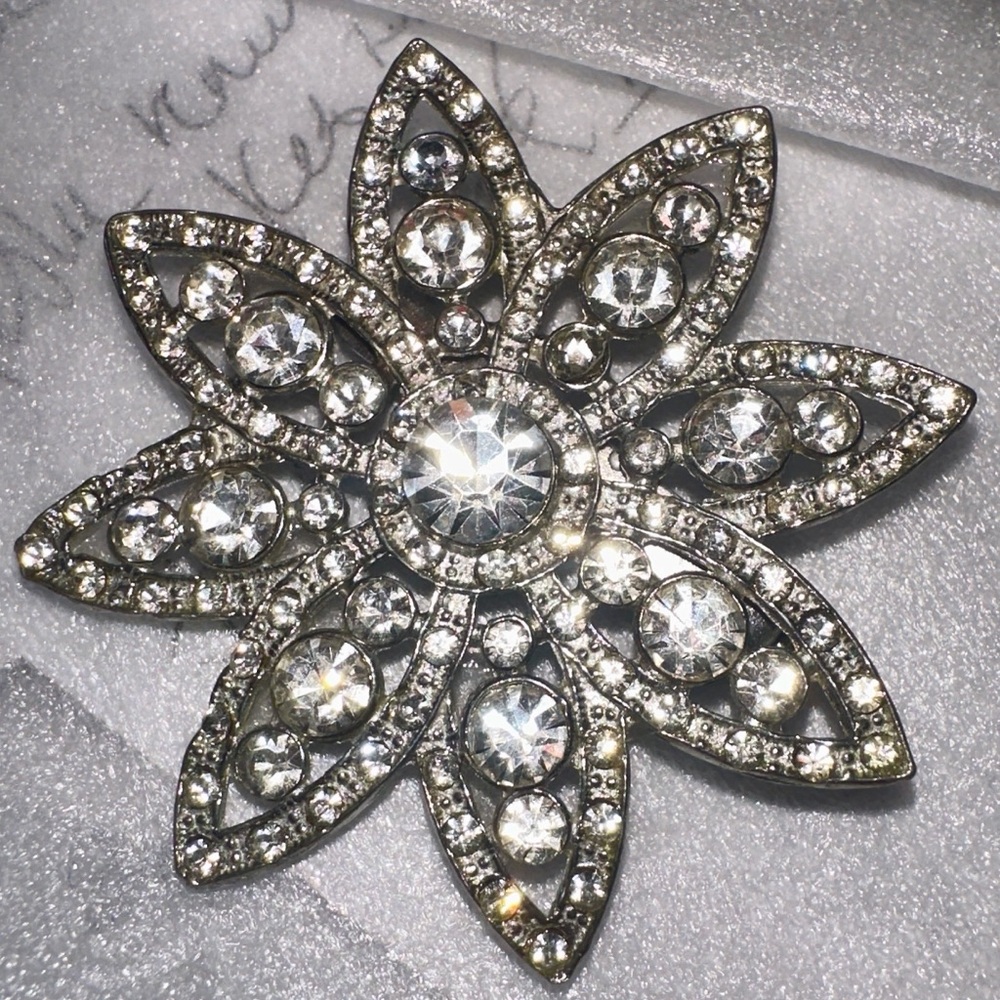 Elegant Silver Floral Brooch